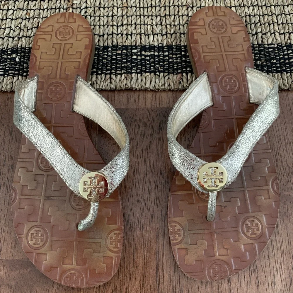 Tory Burch Thora gold flip flop sandals - Picture 2 of 5